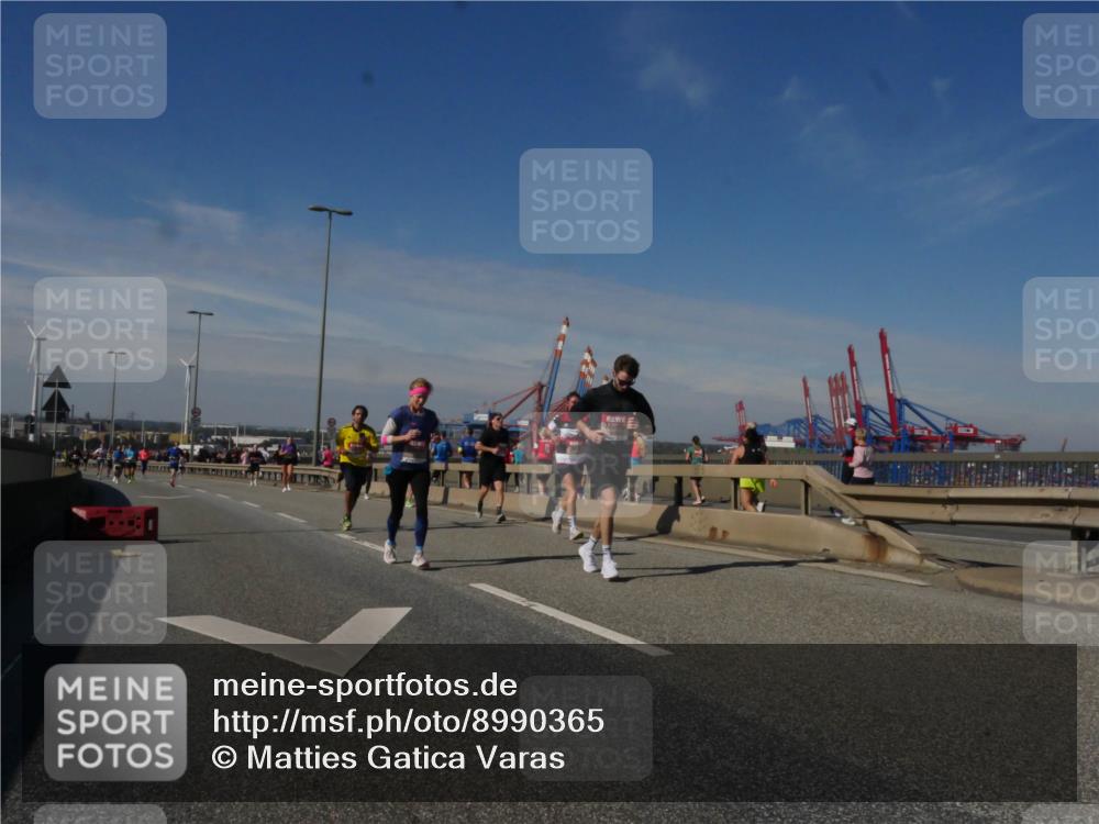 03.10.2025 - Köhlbrandbrückenlauf Matties Gatica Varas http://msf.ph/oto/8990365 03.10.2025 12:39:48 Position 2  meine-sportfotos.de