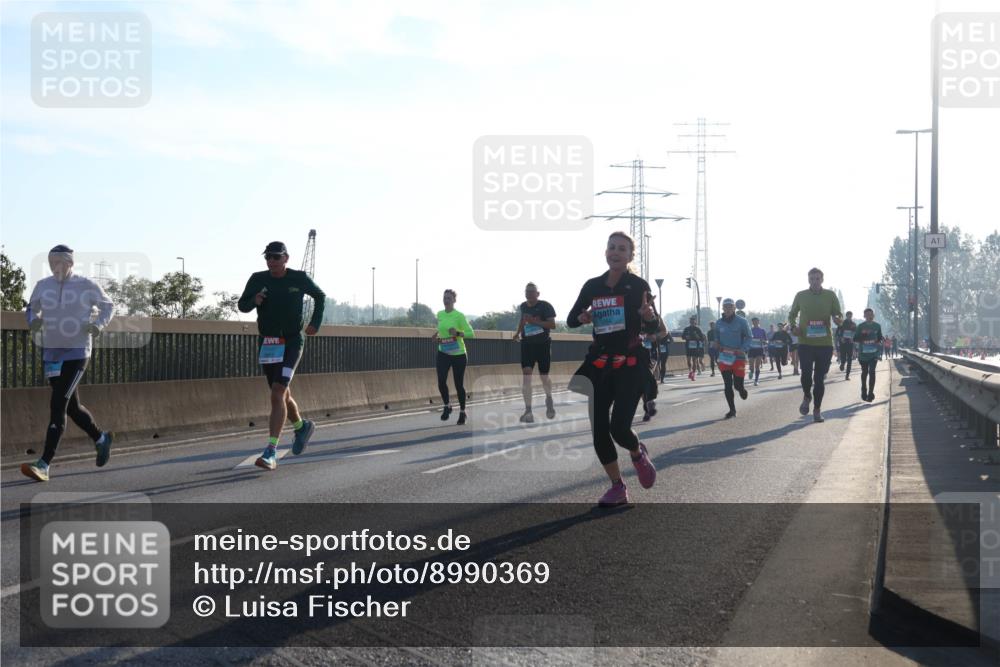 03.10.2025 - Köhlbrandbrückenlauf Luisa Fischer http://msf.ph/oto/8990369 03.10.2025 10:14:22 Position 3 1 meine-sportfotos.de