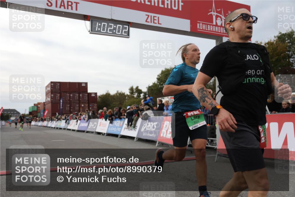 03.10.2025 - Köhlbrandbrückenlauf Yannick Fuchs http://msf.ph/oto/8990379 03.10.2025 16:02:00 Ziel 7204, 7299, 9145, 9324 meine-sportfotos.de