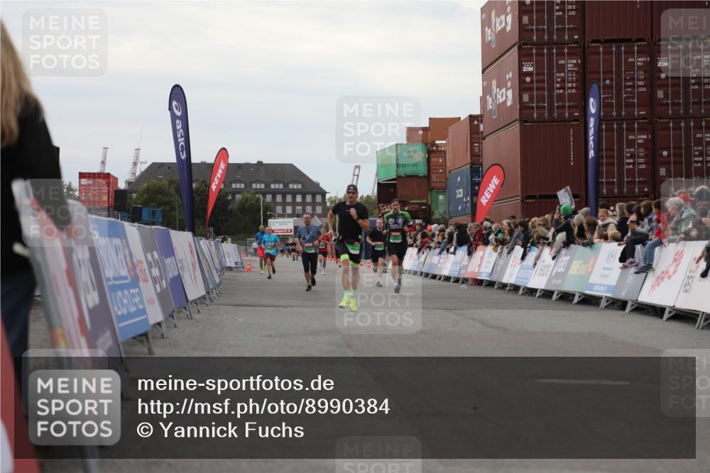 03.10.2025 - Köhlbrandbrückenlauf Yannick Fuchs http://msf.ph/oto/8990384 03.10.2025 16:02:00 Ziel 7204, 7299, 9145, 9324 meine-sportfotos.de