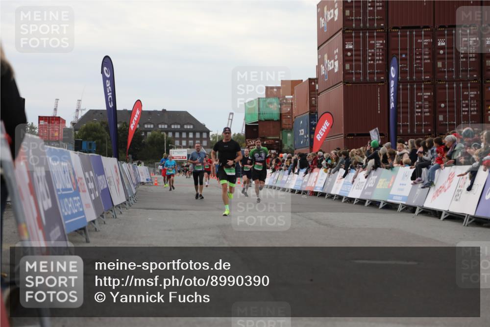03.10.2025 - Köhlbrandbrückenlauf Yannick Fuchs http://msf.ph/oto/8990390 03.10.2025 16:02:01 Ziel 7204, 7299, 8988, 9145, 9324 meine-sportfotos.de