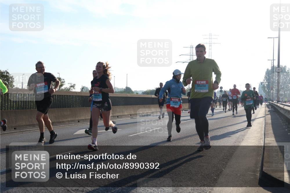 03.10.2025 - Köhlbrandbrückenlauf Luisa Fischer http://msf.ph/oto/8990392 03.10.2025 10:14:24 Position 3 1077, 1330, 1517 meine-sportfotos.de