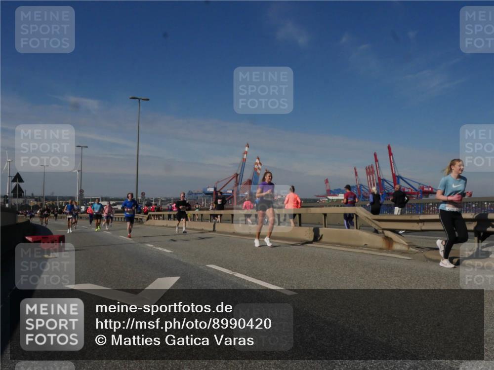 03.10.2025 - Köhlbrandbrückenlauf Matties Gatica Varas http://msf.ph/oto/8990420 03.10.2025 12:39:56 Position 2  meine-sportfotos.de