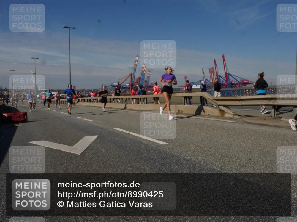 03.10.2025 - Köhlbrandbrückenlauf Matties Gatica Varas http://msf.ph/oto/8990425 03.10.2025 12:39:57 Position 2  meine-sportfotos.de