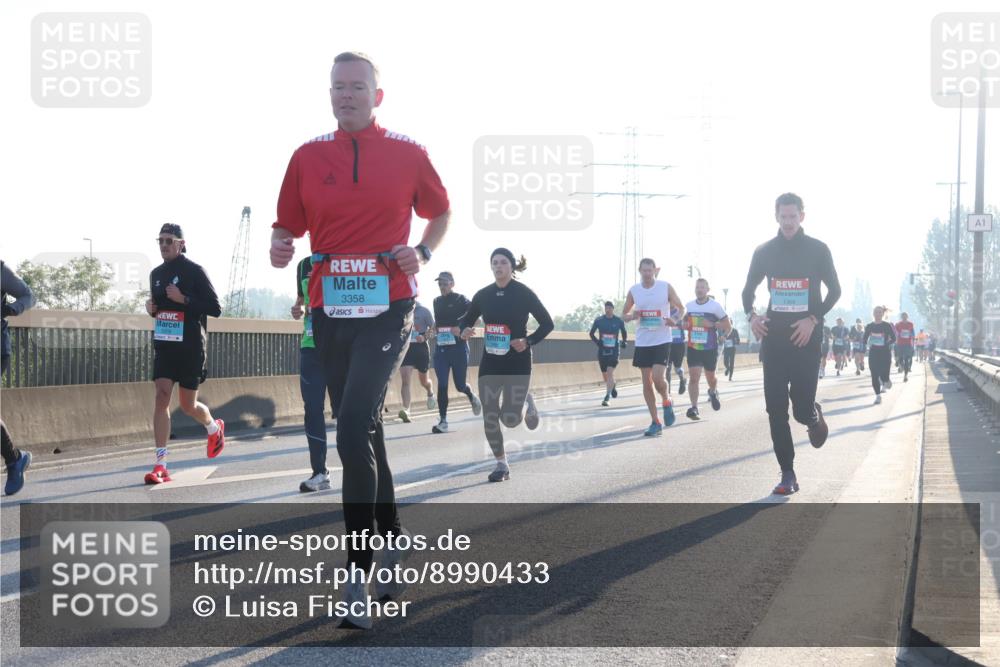 03.10.2025 - Köhlbrandbrückenlauf Luisa Fischer http://msf.ph/oto/8990433 03.10.2025 10:14:30 Position 3 3358, 1 meine-sportfotos.de