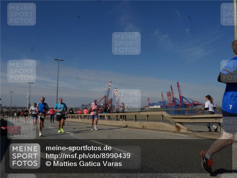 03.10.2025 - Köhlbrandbrückenlauf Matties Gatica Varas http://msf.ph/oto/8990439 03.10.2025 12:40:02 Position 2 7 meine-sportfotos.de