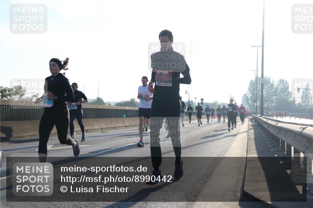 03.10.2025 - Köhlbrandbrückenlauf Luisa Fischer http://msf.ph/oto/8990442 03.10.2025 10:14:31 Position 3  meine-sportfotos.de