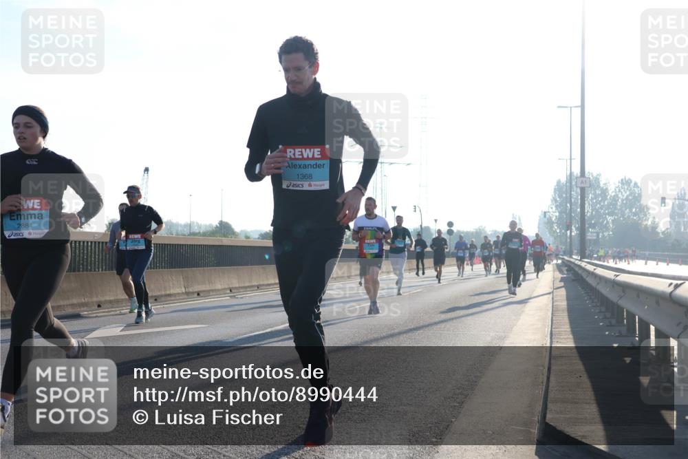 03.10.2025 - Köhlbrandbrückenlauf Luisa Fischer http://msf.ph/oto/8990444 03.10.2025 10:14:31 Position 3 2884, 1368 meine-sportfotos.de