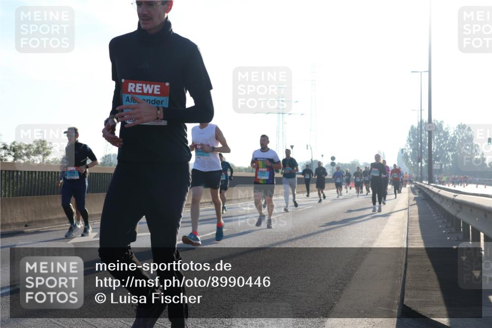 03.10.2025 - Köhlbrandbrückenlauf Luisa Fischer http://msf.ph/oto/8990446 03.10.2025 10:14:32 Position 3  meine-sportfotos.de