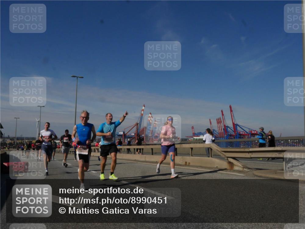 03.10.2025 - Köhlbrandbrückenlauf Matties Gatica Varas http://msf.ph/oto/8990451 03.10.2025 12:40:03 Position 2  meine-sportfotos.de