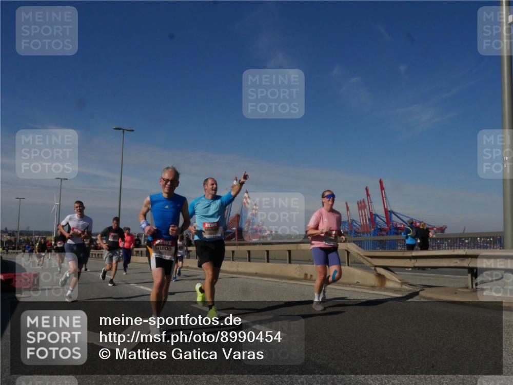 03.10.2025 - Köhlbrandbrückenlauf Matties Gatica Varas http://msf.ph/oto/8990454 03.10.2025 12:40:03 Position 2  meine-sportfotos.de