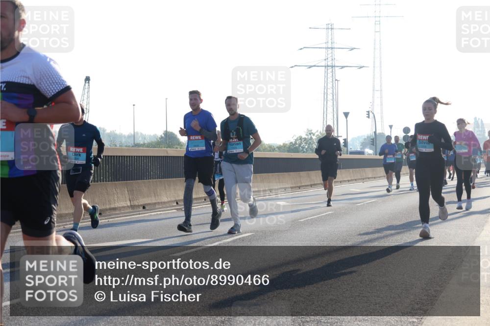 03.10.2025 - Köhlbrandbrückenlauf Luisa Fischer http://msf.ph/oto/8990466 03.10.2025 10:14:34 Position 3 1200 meine-sportfotos.de