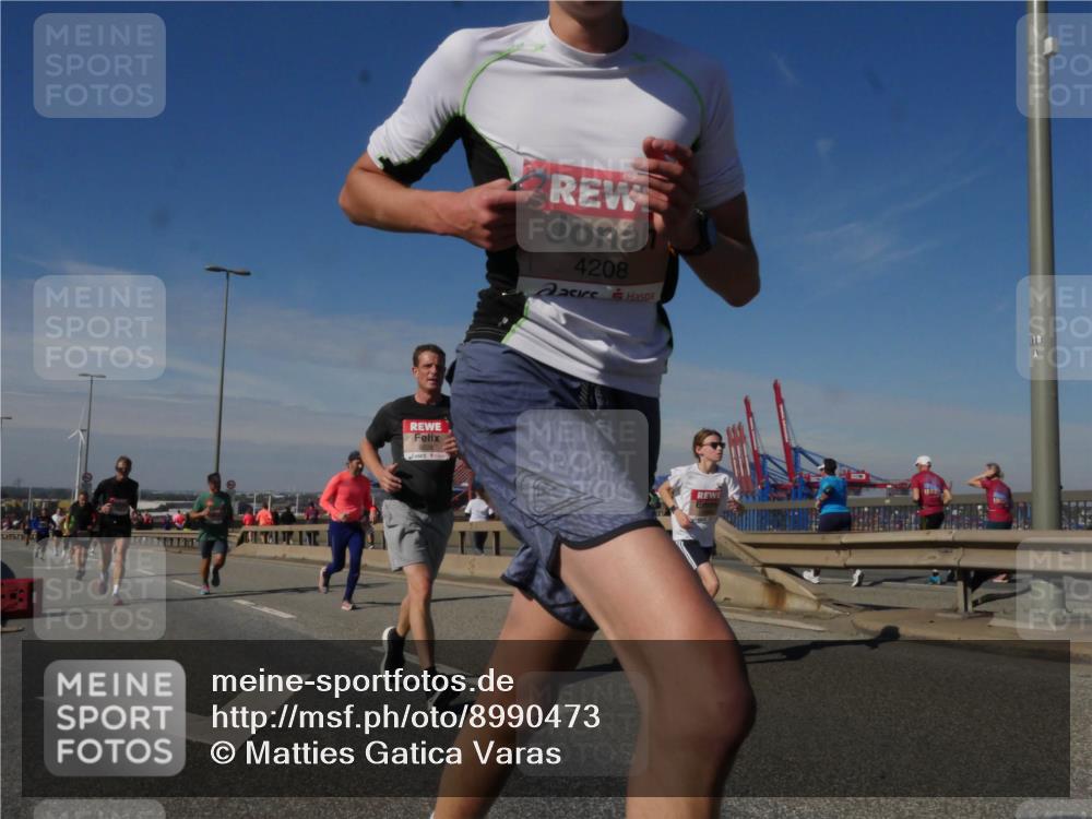 03.10.2025 - Köhlbrandbrückenlauf Matties Gatica Varas http://msf.ph/oto/8990473 03.10.2025 12:40:06 Position 2 4208 meine-sportfotos.de