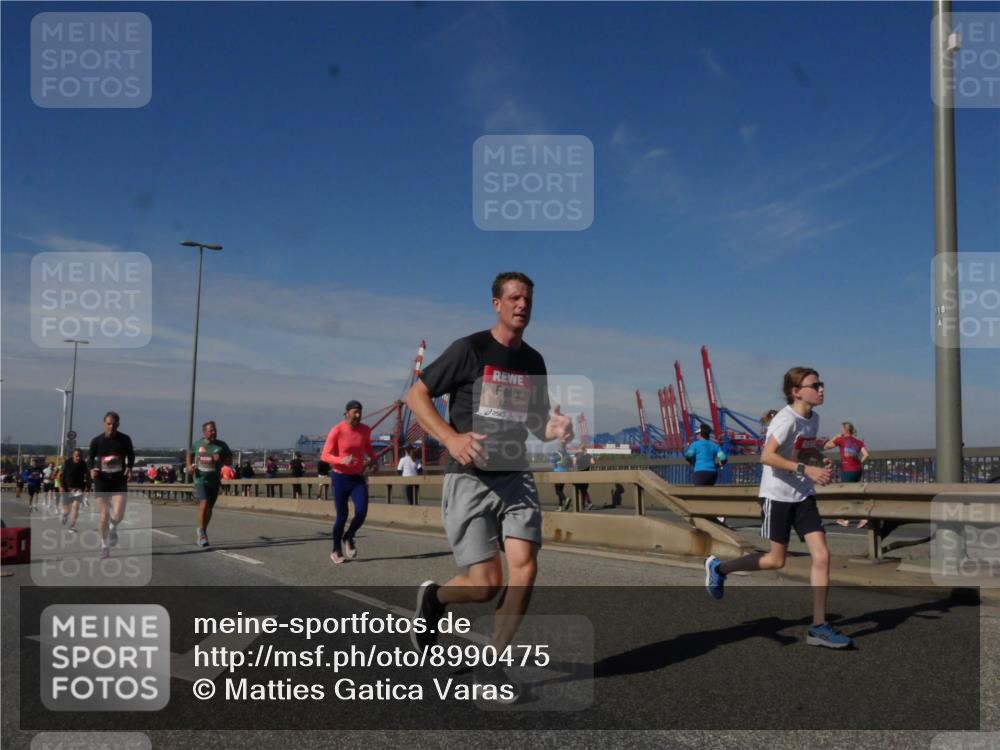 03.10.2025 - Köhlbrandbrückenlauf Matties Gatica Varas http://msf.ph/oto/8990475 03.10.2025 12:40:06 Position 2  meine-sportfotos.de