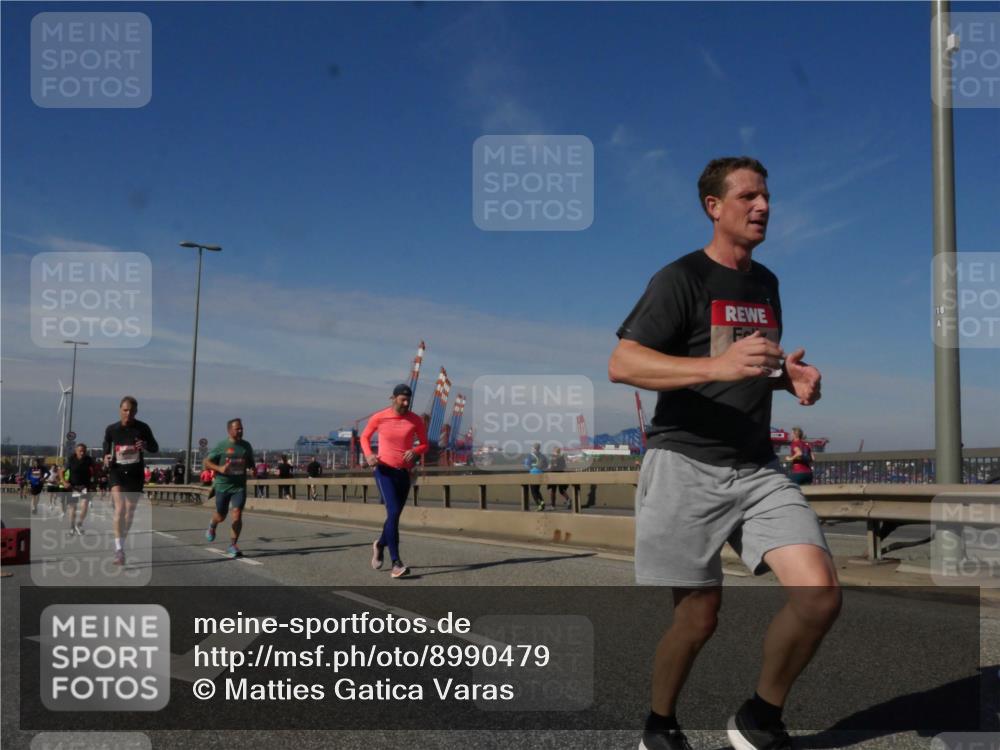 03.10.2025 - Köhlbrandbrückenlauf Matties Gatica Varas http://msf.ph/oto/8990479 03.10.2025 12:40:07 Position 2  meine-sportfotos.de