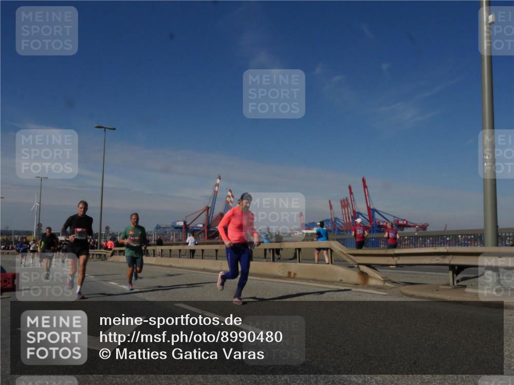 03.10.2025 - Köhlbrandbrückenlauf Matties Gatica Varas http://msf.ph/oto/8990480 03.10.2025 12:40:07 Position 2  meine-sportfotos.de