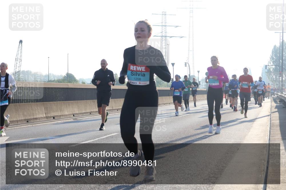 03.10.2025 - Köhlbrandbrückenlauf Luisa Fischer http://msf.ph/oto/8990481 03.10.2025 10:14:36 Position 3 1208 meine-sportfotos.de