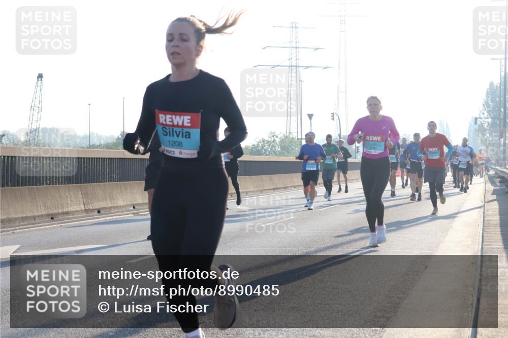 03.10.2025 - Köhlbrandbrückenlauf Luisa Fischer http://msf.ph/oto/8990485 03.10.2025 10:14:36 Position 3 1208 meine-sportfotos.de