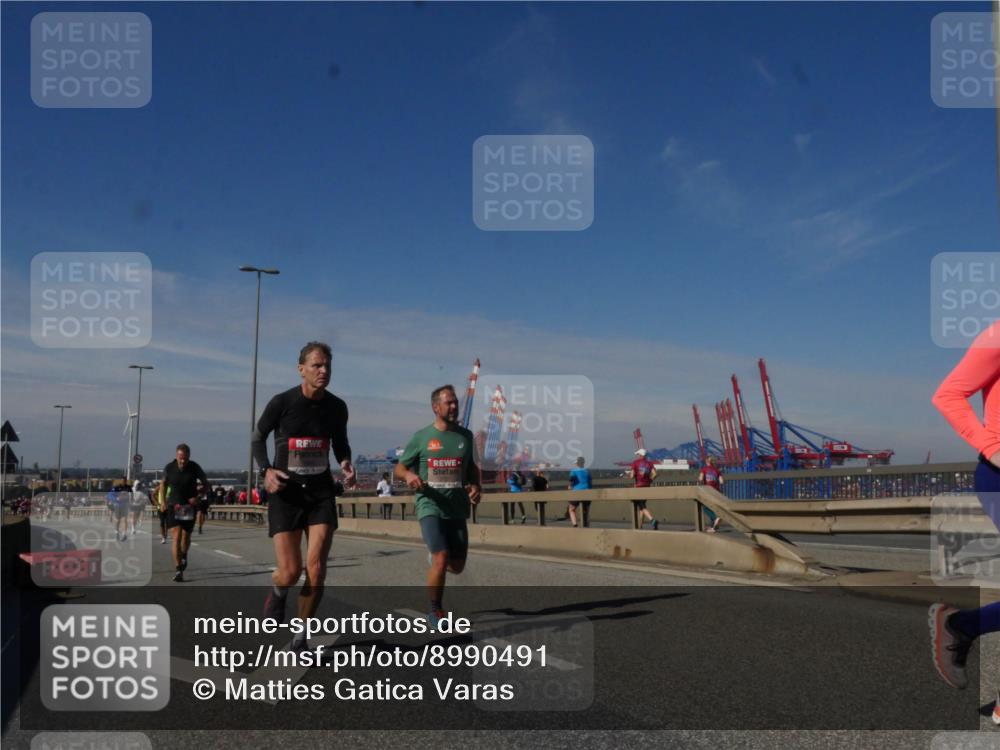 03.10.2025 - Köhlbrandbrückenlauf Matties Gatica Varas http://msf.ph/oto/8990491 03.10.2025 12:40:09 Position 2  meine-sportfotos.de