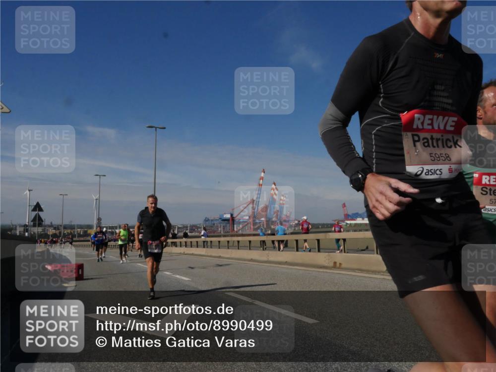 03.10.2025 - Köhlbrandbrückenlauf Matties Gatica Varas http://msf.ph/oto/8990499 03.10.2025 12:40:10 Position 2 3267, 5958, 57 meine-sportfotos.de