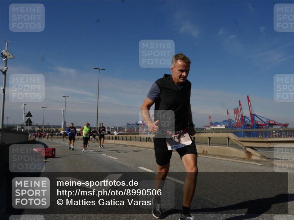 03.10.2025 - Köhlbrandbrückenlauf Matties Gatica Varas http://msf.ph/oto/8990506 03.10.2025 12:40:12 Position 2  meine-sportfotos.de