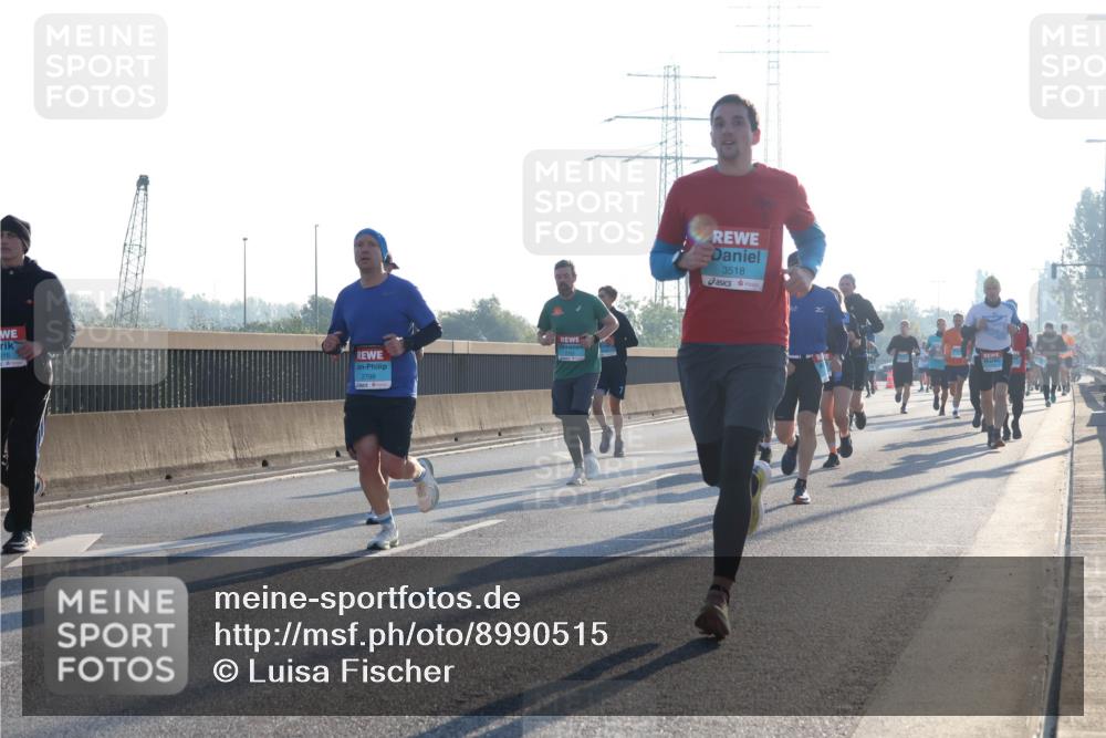 03.10.2025 - Köhlbrandbrückenlauf Luisa Fischer http://msf.ph/oto/8990515 03.10.2025 10:14:40 Position 3 216, 2798, 3518 meine-sportfotos.de
