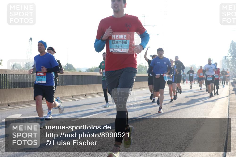 03.10.2025 - Köhlbrandbrückenlauf Luisa Fischer http://msf.ph/oto/8990521 03.10.2025 10:14:40 Position 3 2798, 40, 3518 meine-sportfotos.de