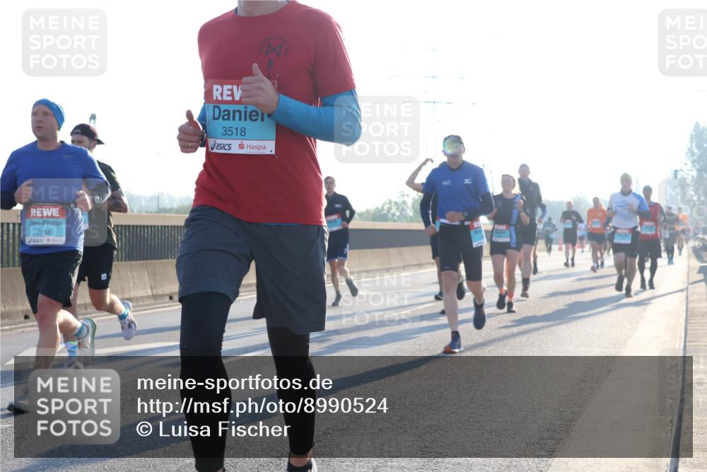 03.10.2025 - Köhlbrandbrückenlauf Luisa Fischer http://msf.ph/oto/8990524 03.10.2025 10:14:41 Position 3 2798, 3518 meine-sportfotos.de