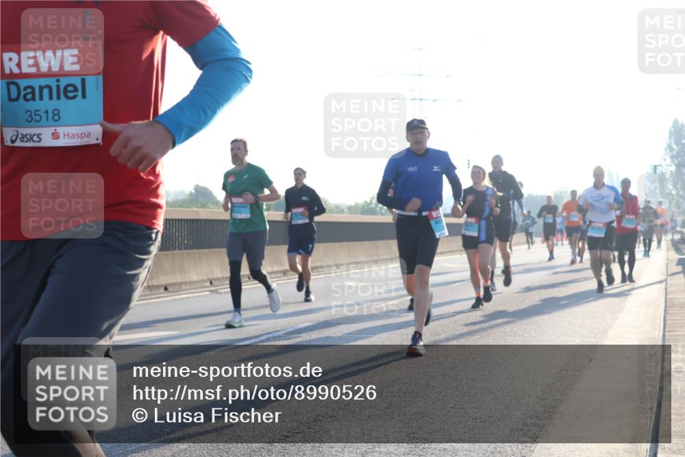 03.10.2025 - Köhlbrandbrückenlauf Luisa Fischer http://msf.ph/oto/8990526 03.10.2025 10:14:41 Position 3 3518 meine-sportfotos.de