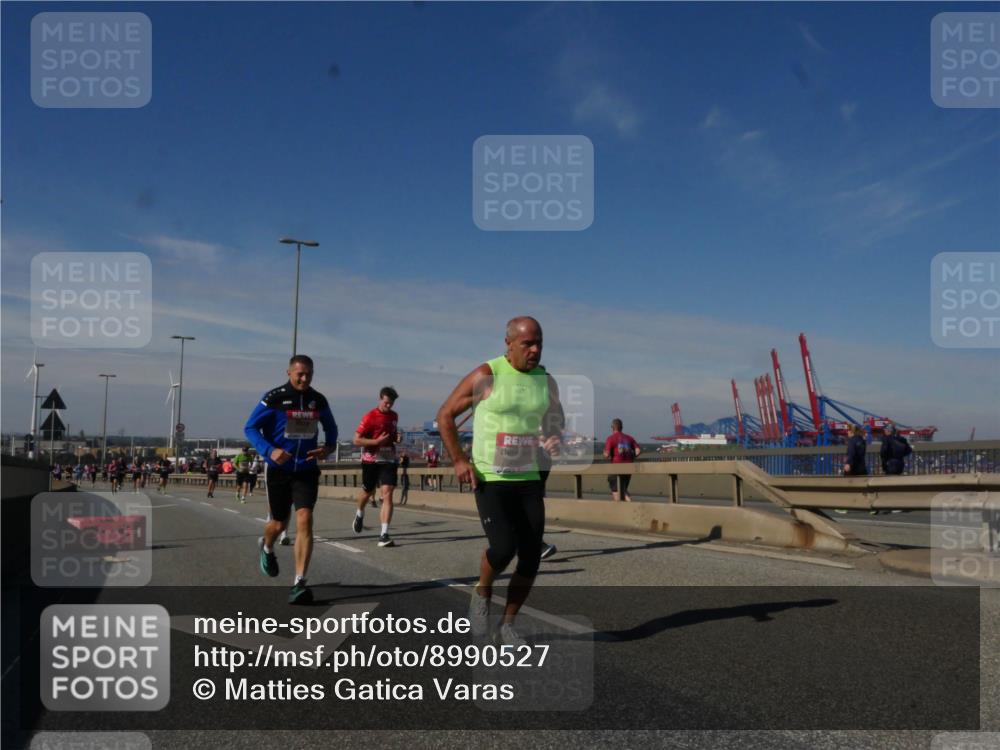 03.10.2025 - Köhlbrandbrückenlauf Matties Gatica Varas http://msf.ph/oto/8990527 03.10.2025 12:40:16 Position 2  meine-sportfotos.de