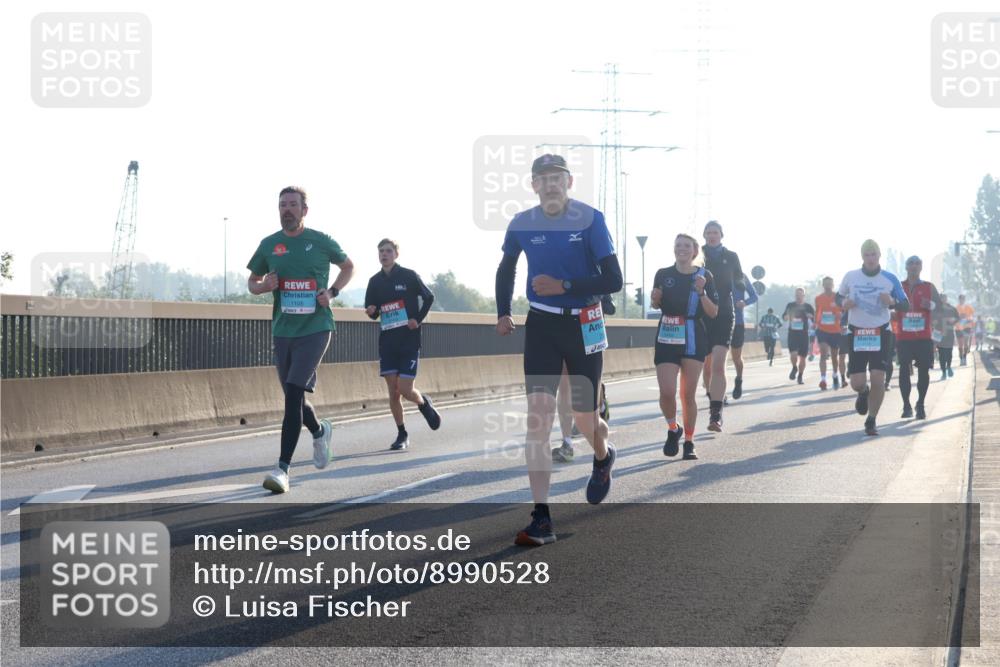 03.10.2025 - Köhlbrandbrückenlauf Luisa Fischer http://msf.ph/oto/8990528 03.10.2025 10:14:41 Position 3 1105 meine-sportfotos.de