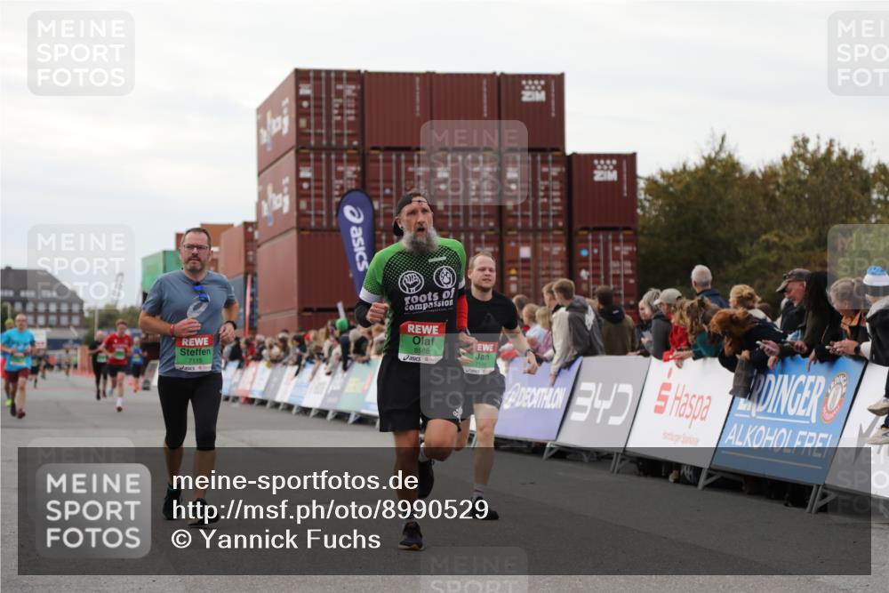 03.10.2025 - Köhlbrandbrückenlauf Yannick Fuchs http://msf.ph/oto/8990529 03.10.2025 16:02:08 Ziel 7115, 7160, 7299, 8049, 8509, 8988 meine-sportfotos.de