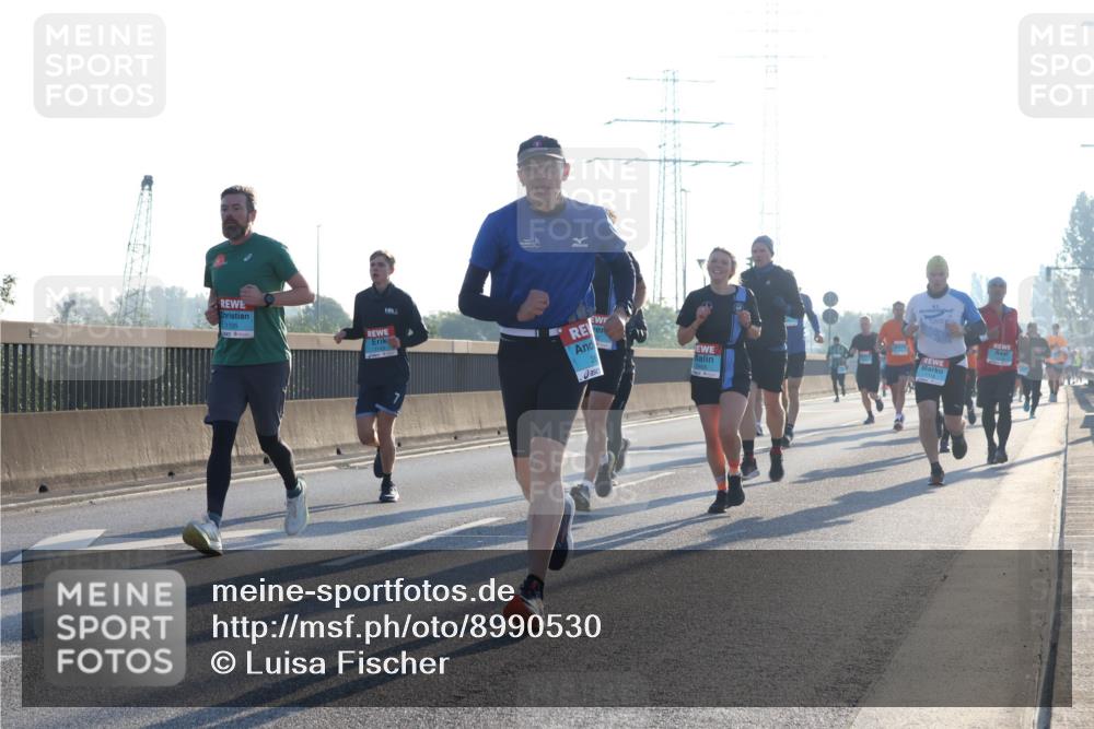 03.10.2025 - Köhlbrandbrückenlauf Luisa Fischer http://msf.ph/oto/8990530 03.10.2025 10:14:42 Position 3  meine-sportfotos.de