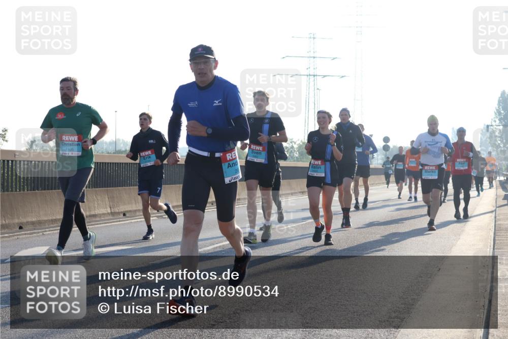03.10.2025 - Köhlbrandbrückenlauf Luisa Fischer http://msf.ph/oto/8990534 03.10.2025 10:14:42 Position 3 1105, 26 meine-sportfotos.de