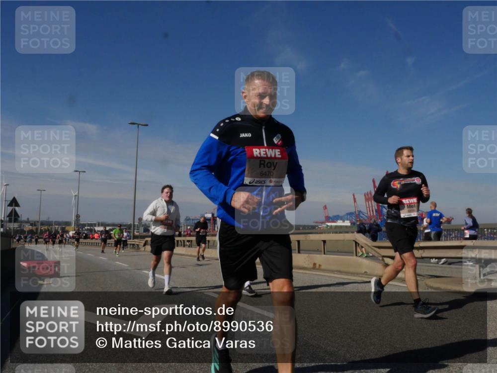 03.10.2025 - Köhlbrandbrückenlauf Matties Gatica Varas http://msf.ph/oto/8990536 03.10.2025 12:40:18 Position 2 6470, 6018 meine-sportfotos.de