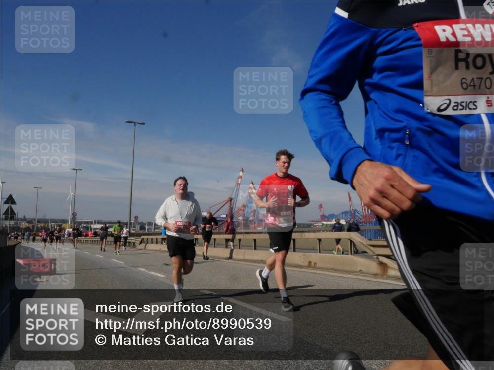 03.10.2025 - Köhlbrandbrückenlauf Matties Gatica Varas http://msf.ph/oto/8990539 03.10.2025 12:40:18 Position 2 6470 meine-sportfotos.de