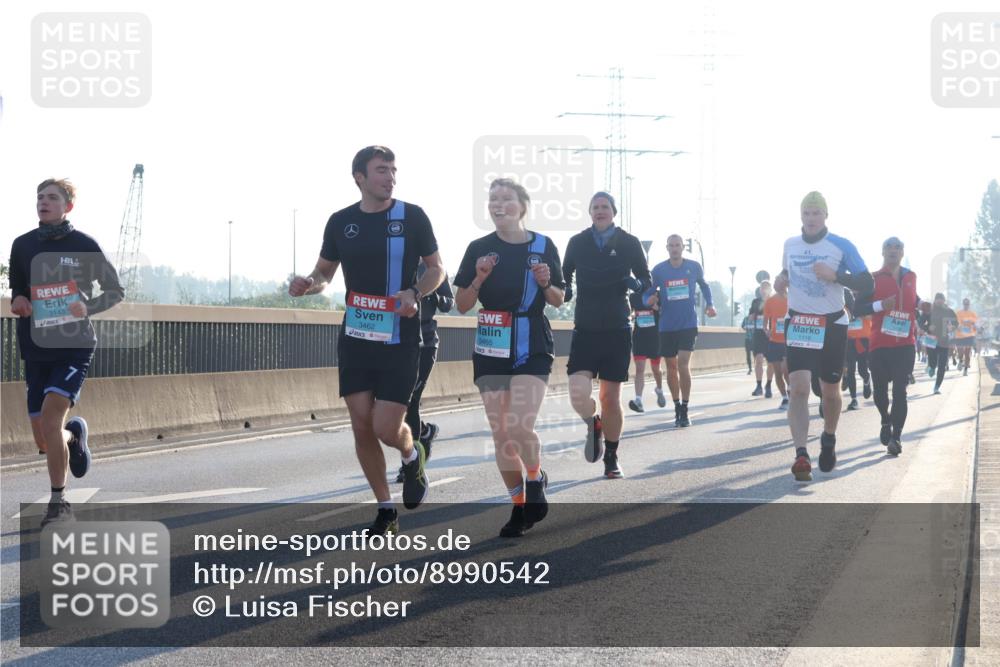 03.10.2025 - Köhlbrandbrückenlauf Luisa Fischer http://msf.ph/oto/8990542 03.10.2025 10:14:43 Position 3 31434, 3462, 3465, 41, 1116 meine-sportfotos.de