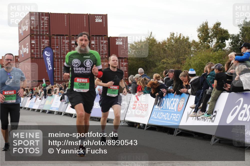 03.10.2025 - Köhlbrandbrückenlauf Yannick Fuchs http://msf.ph/oto/8990543 03.10.2025 16:02:09 Ziel 7115, 7160, 7299, 8049, 8509, 8988, 9115 meine-sportfotos.de