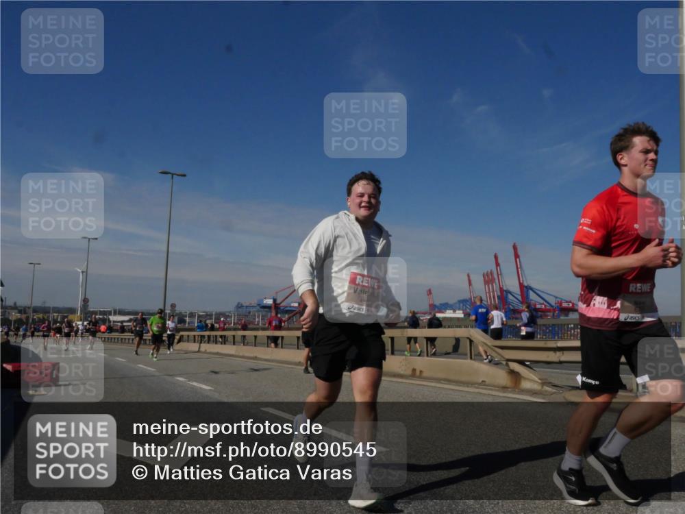 03.10.2025 - Köhlbrandbrückenlauf Matties Gatica Varas http://msf.ph/oto/8990545 03.10.2025 12:40:19 Position 2 48, 3 meine-sportfotos.de
