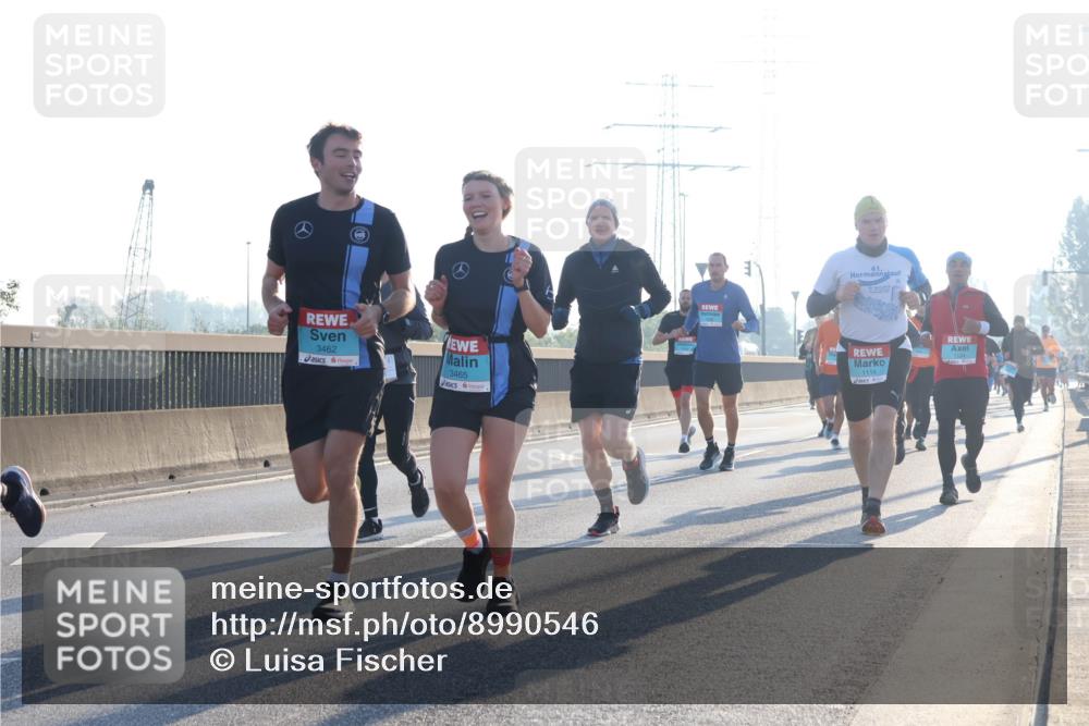 03.10.2025 - Köhlbrandbrückenlauf Luisa Fischer http://msf.ph/oto/8990546 03.10.2025 10:14:43 Position 3 2, 3462, 3465, 41, 1134, 1116 meine-sportfotos.de