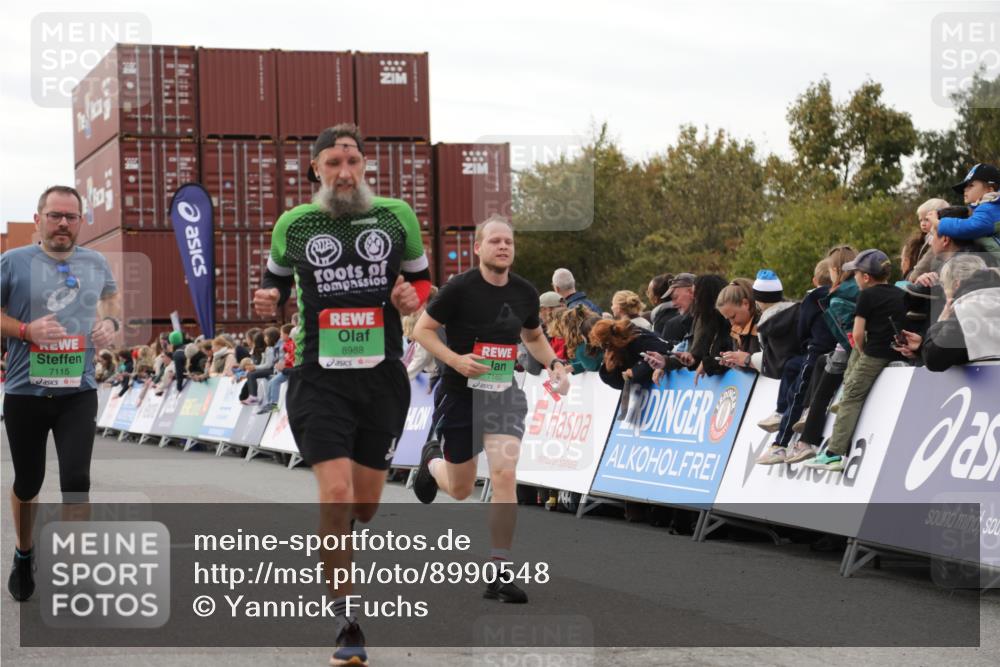 03.10.2025 - Köhlbrandbrückenlauf Yannick Fuchs http://msf.ph/oto/8990548 03.10.2025 16:02:09 Ziel 7115, 7160, 7299, 8049, 8509, 8988, 9115 meine-sportfotos.de