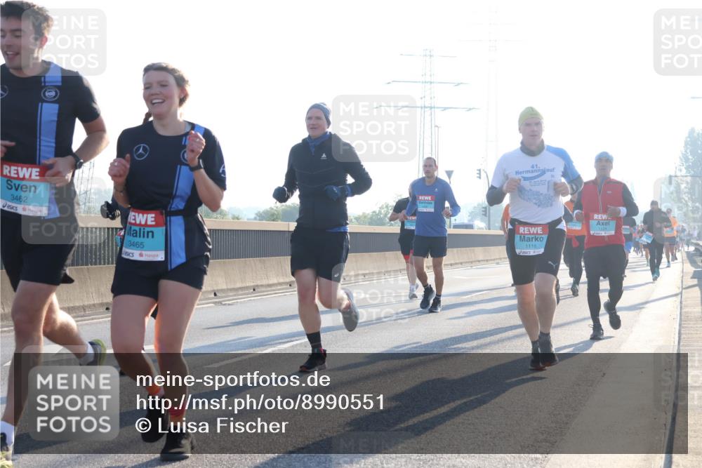 03.10.2025 - Köhlbrandbrückenlauf Luisa Fischer http://msf.ph/oto/8990551 03.10.2025 10:14:44 Position 3 3462, 3465, 41, 2012, 1116 meine-sportfotos.de
