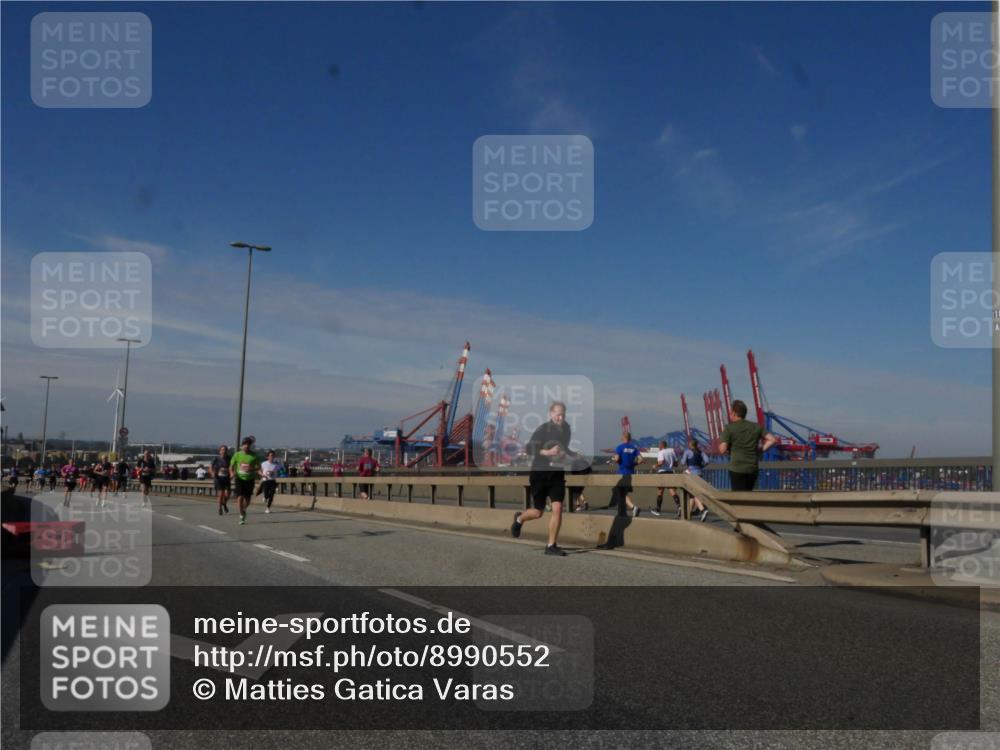 03.10.2025 - Köhlbrandbrückenlauf Matties Gatica Varas http://msf.ph/oto/8990552 03.10.2025 12:40:20 Position 2 118 meine-sportfotos.de