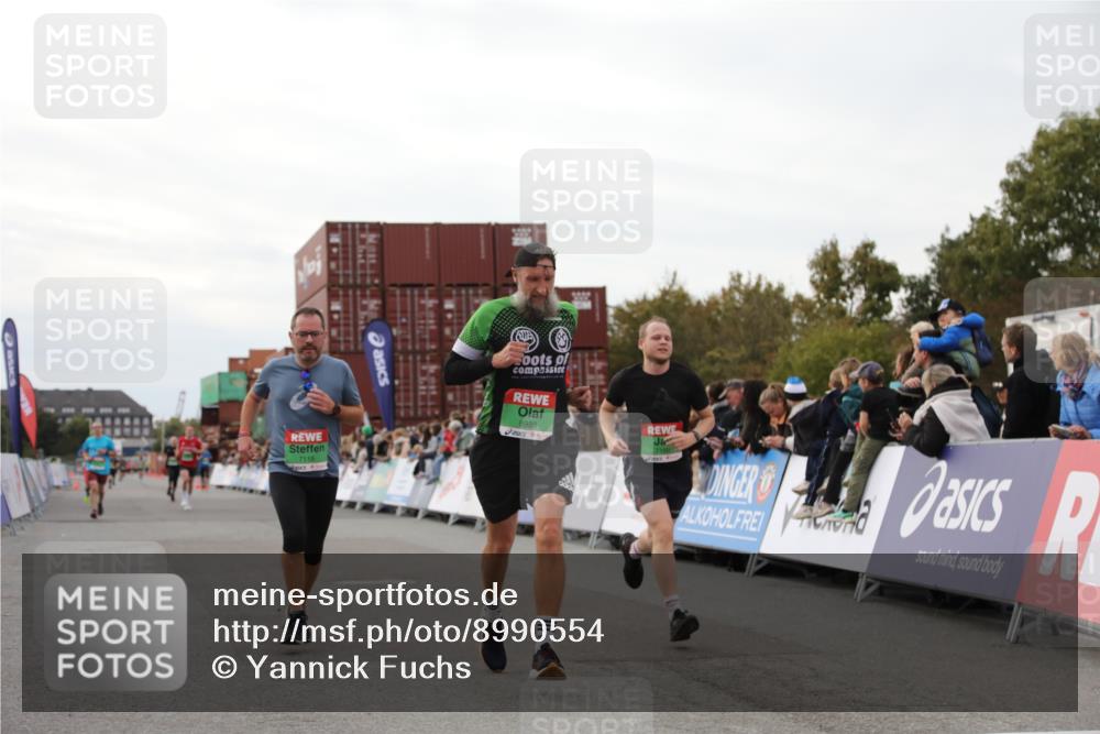 03.10.2025 - Köhlbrandbrückenlauf Yannick Fuchs http://msf.ph/oto/8990554 03.10.2025 16:02:09 Ziel 7115, 7160, 7299, 8049, 8509, 8988, 9115 meine-sportfotos.de