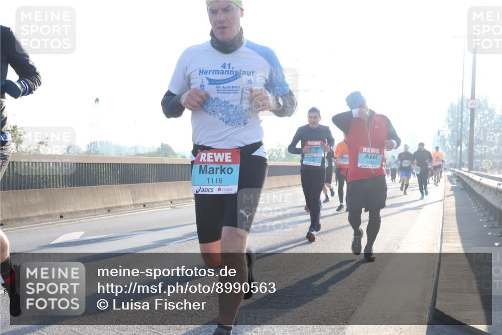 03.10.2025 - Köhlbrandbrückenlauf Luisa Fischer http://msf.ph/oto/8990563 03.10.2025 10:14:46 Position 3 41, 29, 2012, 31, 1, 1116, 1216, 1134, 1 meine-sportfotos.de