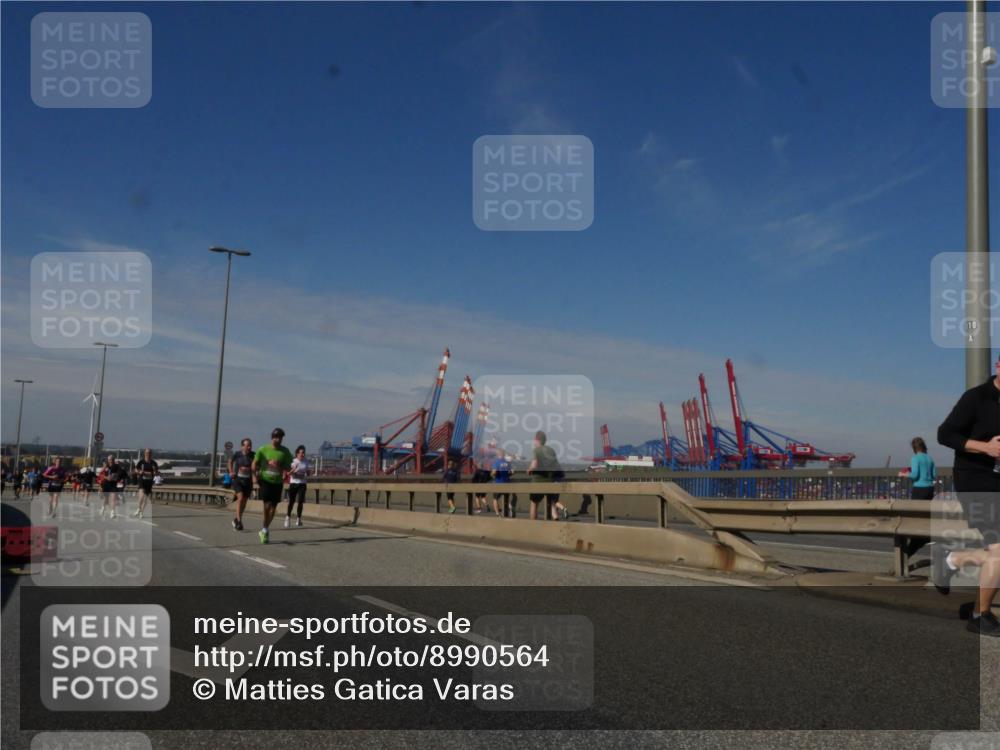 03.10.2025 - Köhlbrandbrückenlauf Matties Gatica Varas http://msf.ph/oto/8990564 03.10.2025 12:40:22 Position 2 118 meine-sportfotos.de