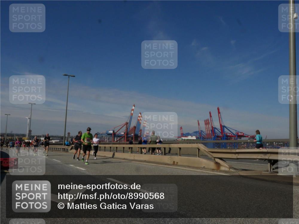 03.10.2025 - Köhlbrandbrückenlauf Matties Gatica Varas http://msf.ph/oto/8990568 03.10.2025 12:40:23 Position 2 118 meine-sportfotos.de