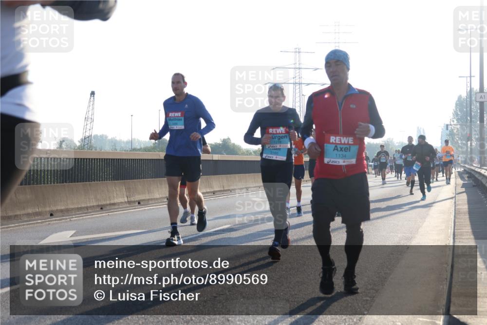 03.10.2025 - Köhlbrandbrückenlauf Luisa Fischer http://msf.ph/oto/8990569 03.10.2025 10:14:46 Position 3 1218, 3160, 1134, 1 meine-sportfotos.de