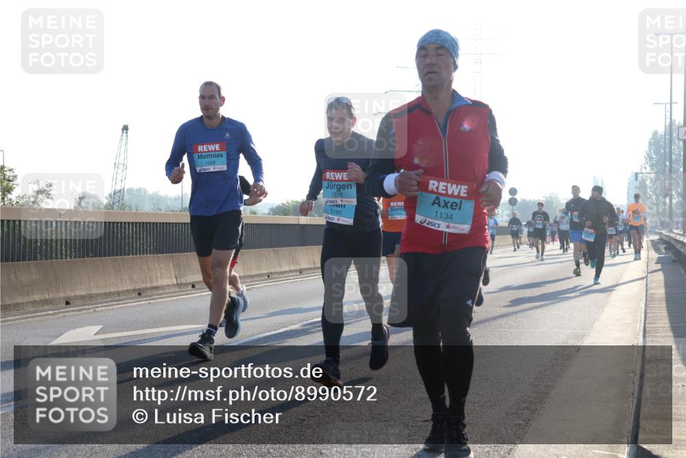 03.10.2025 - Köhlbrandbrückenlauf Luisa Fischer http://msf.ph/oto/8990572 03.10.2025 10:14:47 Position 3 1058, 1218, 1134, 3160 meine-sportfotos.de