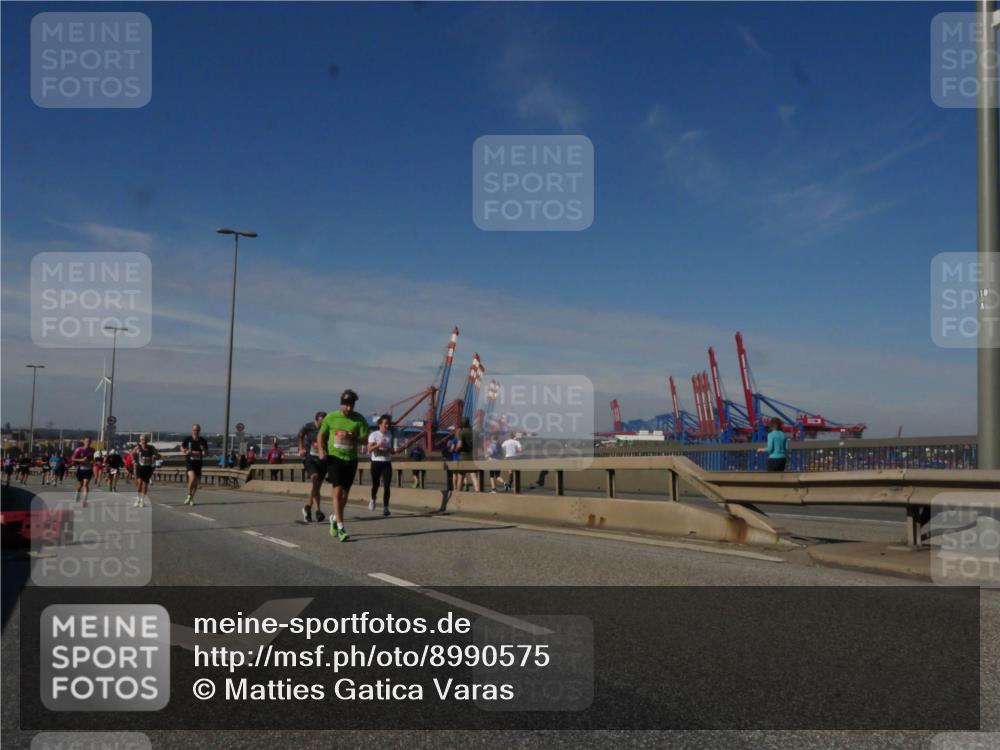 03.10.2025 - Köhlbrandbrückenlauf Matties Gatica Varas http://msf.ph/oto/8990575 03.10.2025 12:40:24 Position 2 118 meine-sportfotos.de